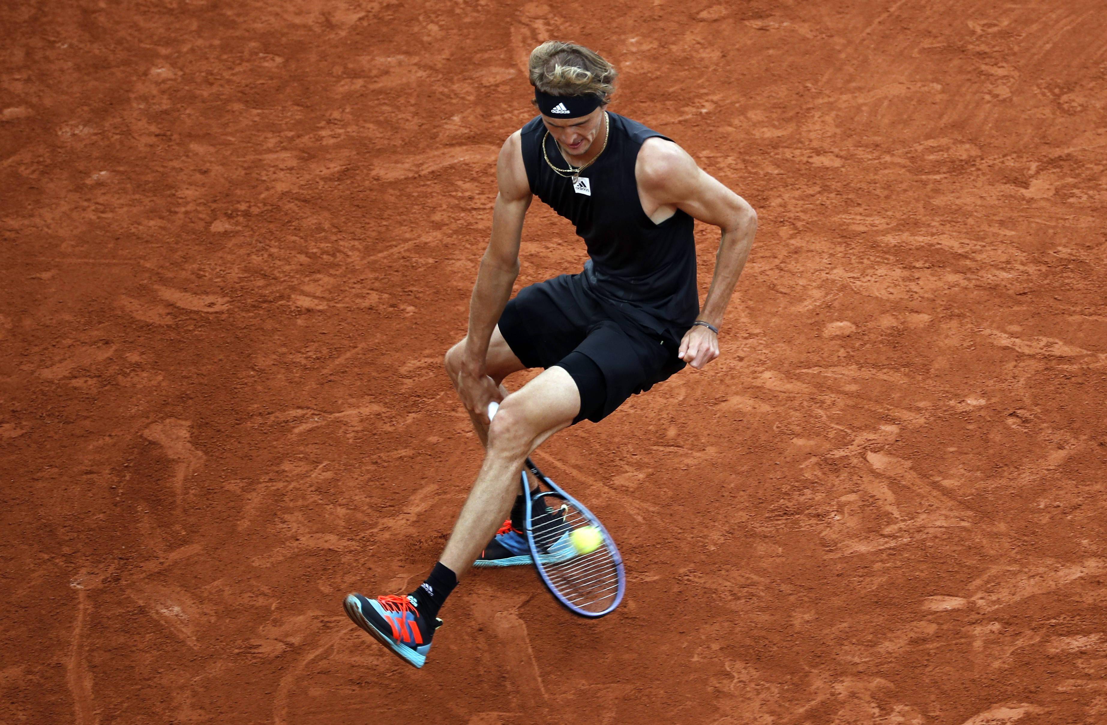 爱游戏官方-英国网球队鏖战法国网球队，兹维列夫统治全场