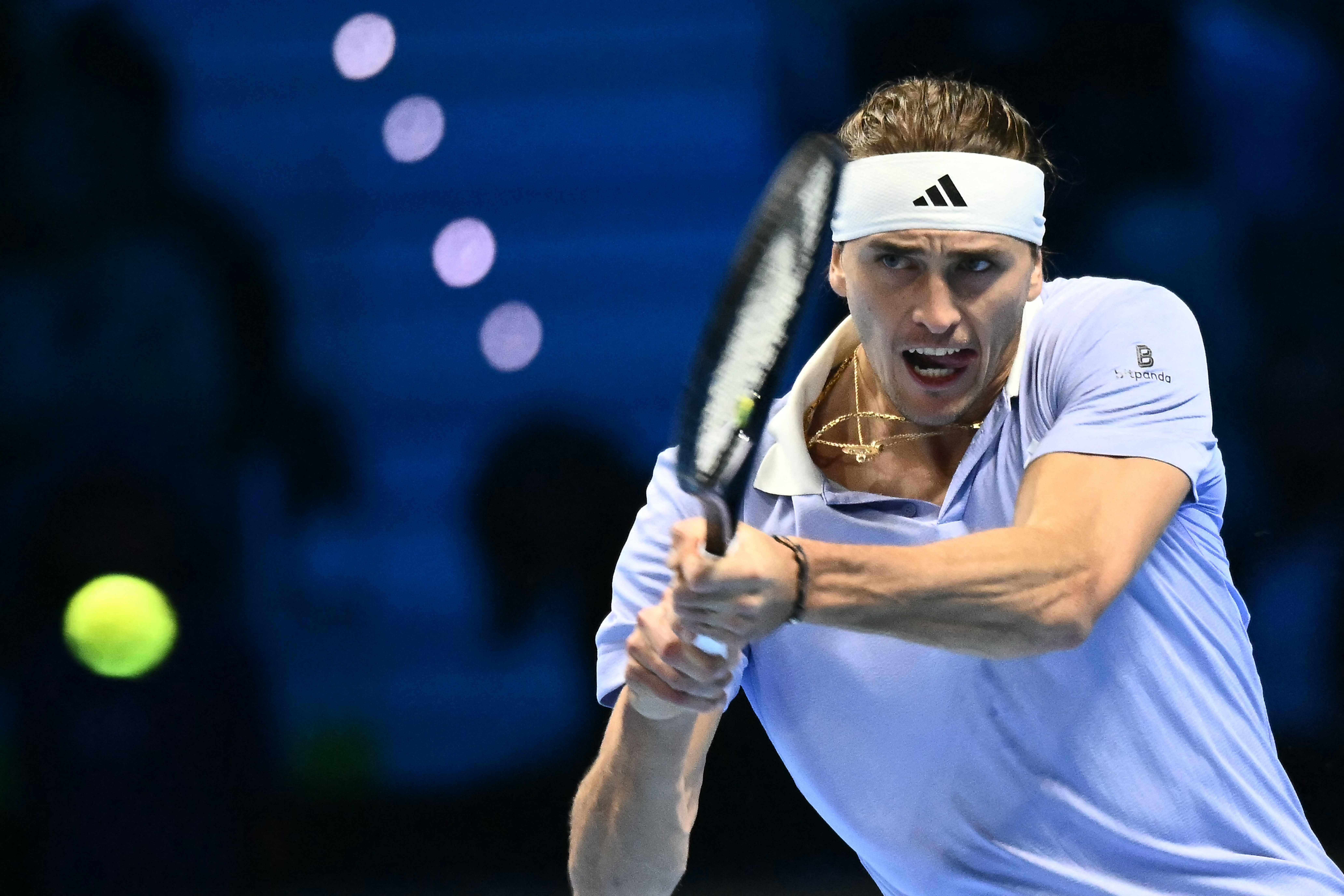 英国网球队鏖战法国网球队,兹维列夫统治全场 英国网球队鏖战法国网球队,兹维列夫统治全场