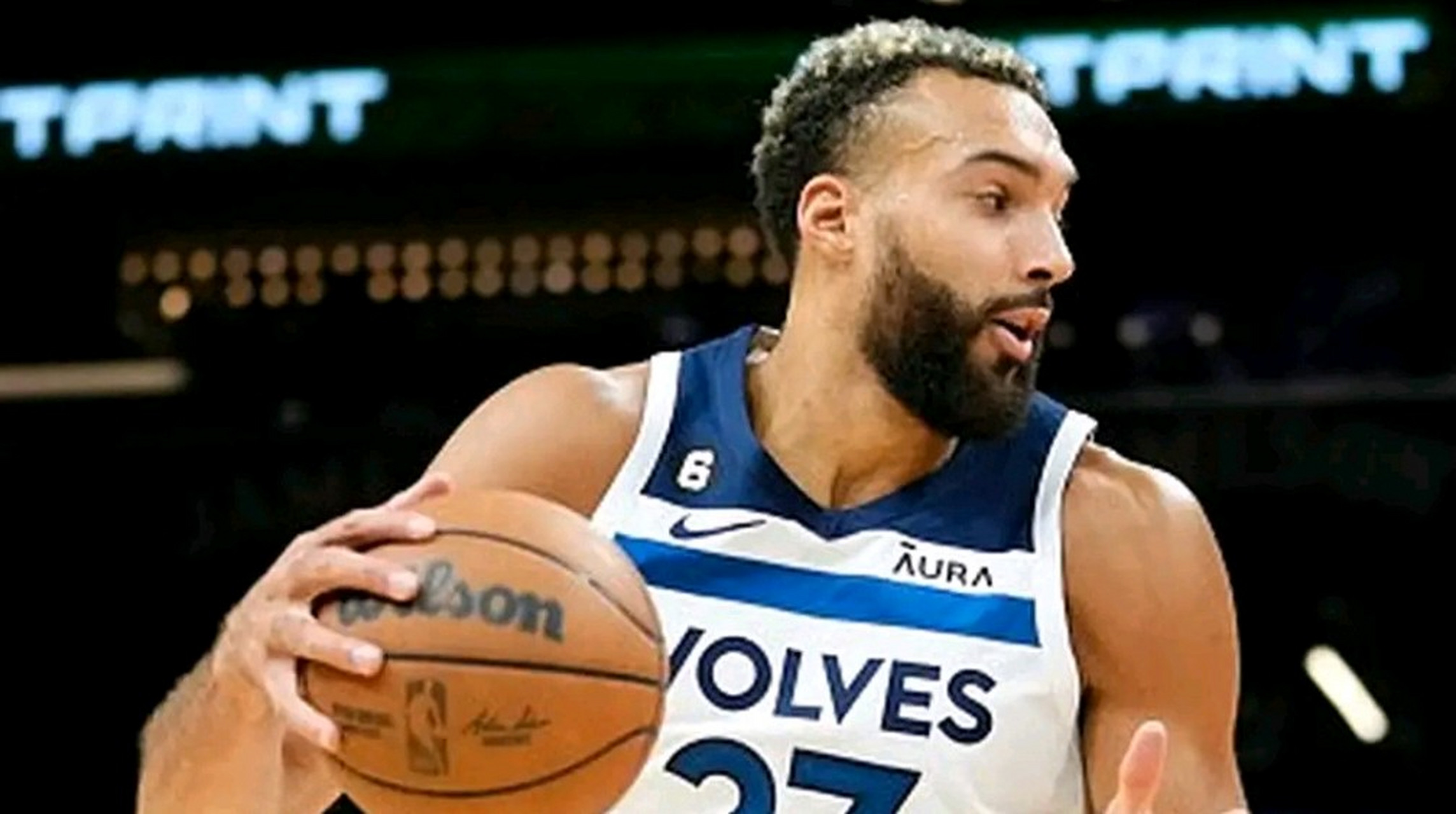 火箭碾压福建队，戈贝尔关键制胜