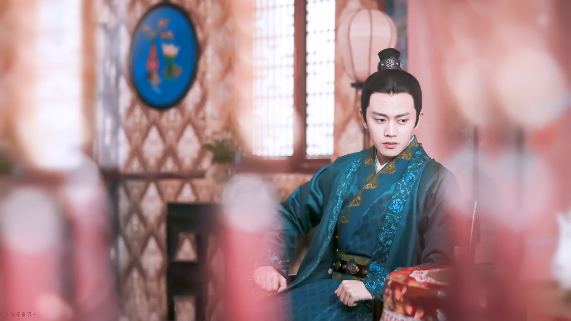 爱游戏在线-银石奇迹，拉塞尔以革命性驾驶引领雷诺完胜法拉利，定义新一代的崛起