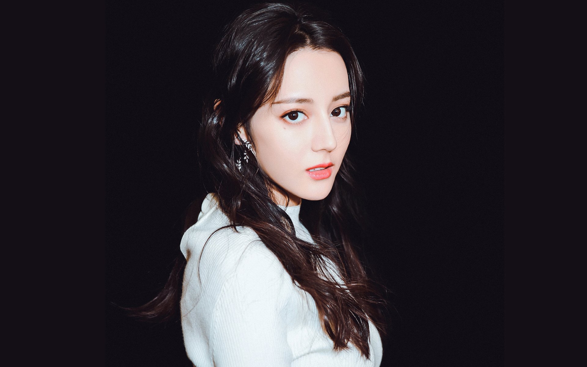 爱游戏tv-红土交响曲，当蒙特卡洛的欢腾，奏响在法网的伤痕之上