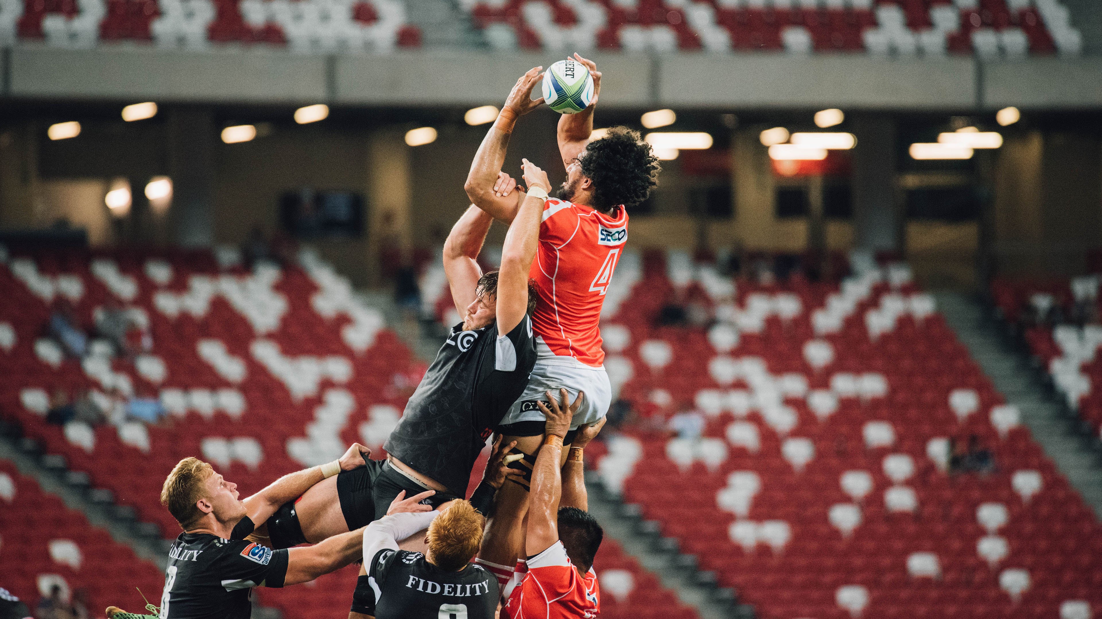 库里王冠上的第41颗宝石,当国王用三分暴雨浇熄上海队的反击火种